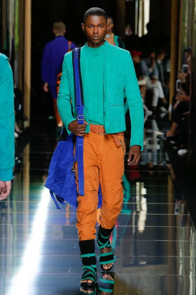 Look 30